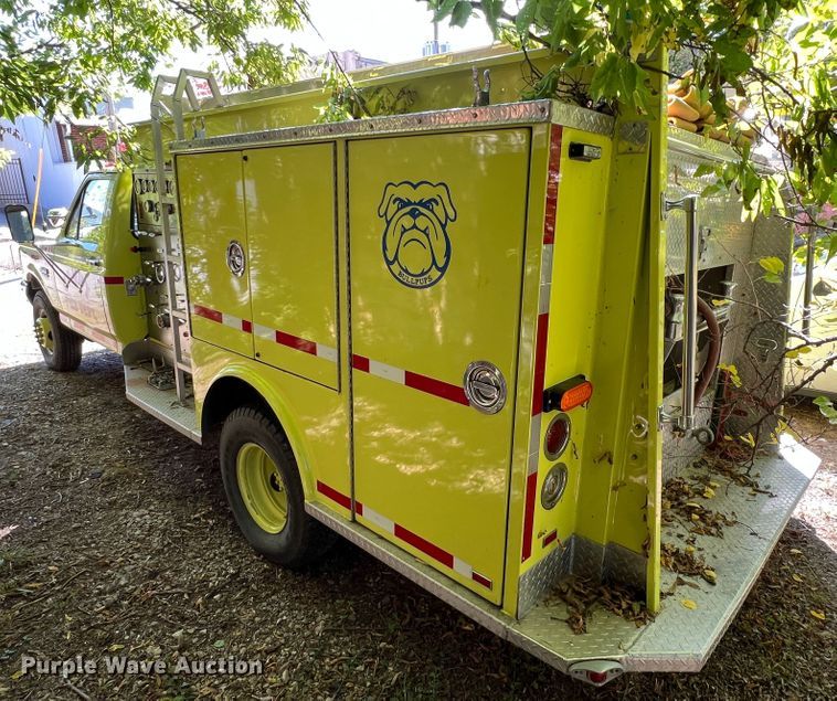 image for item IA9149 1989 Ford  F350 Super Duty  pumper fire truck