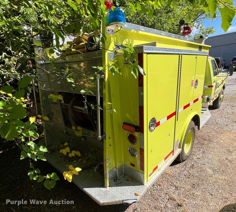 image for item IA9149 1989 Ford  F350 Super Duty  pumper fire truck