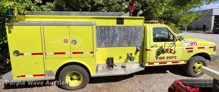 image for item IA9149 1989 Ford  F350 Super Duty  pumper fire truck