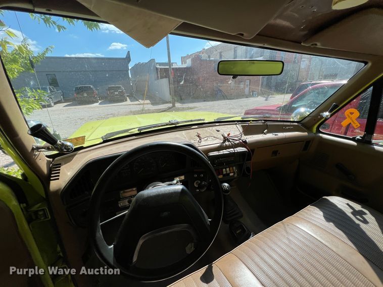 image for item IA9149 1989 Ford  F350 Super Duty  pumper fire truck