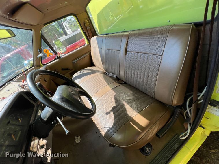 image for item IA9149 1989 Ford  F350 Super Duty  pumper fire truck