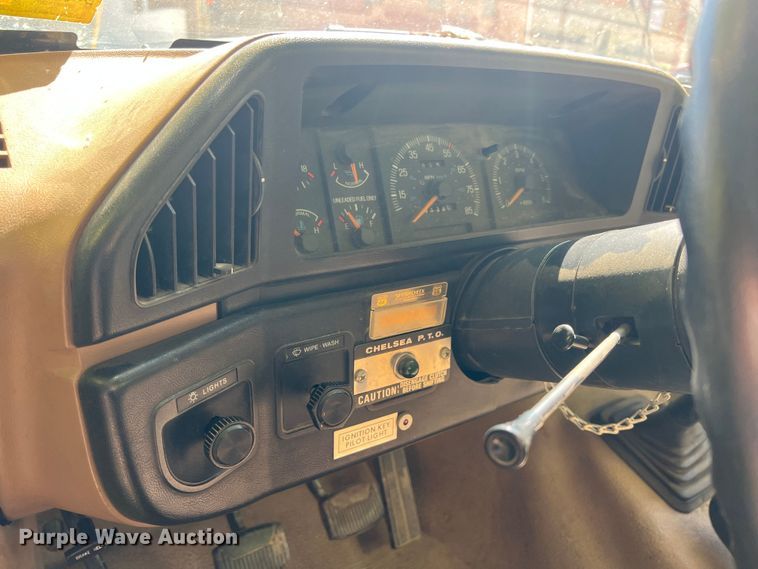 image for item IA9149 1989 Ford  F350 Super Duty  pumper fire truck