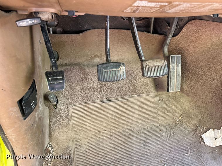 image for item IA9149 1989 Ford  F350 Super Duty  pumper fire truck