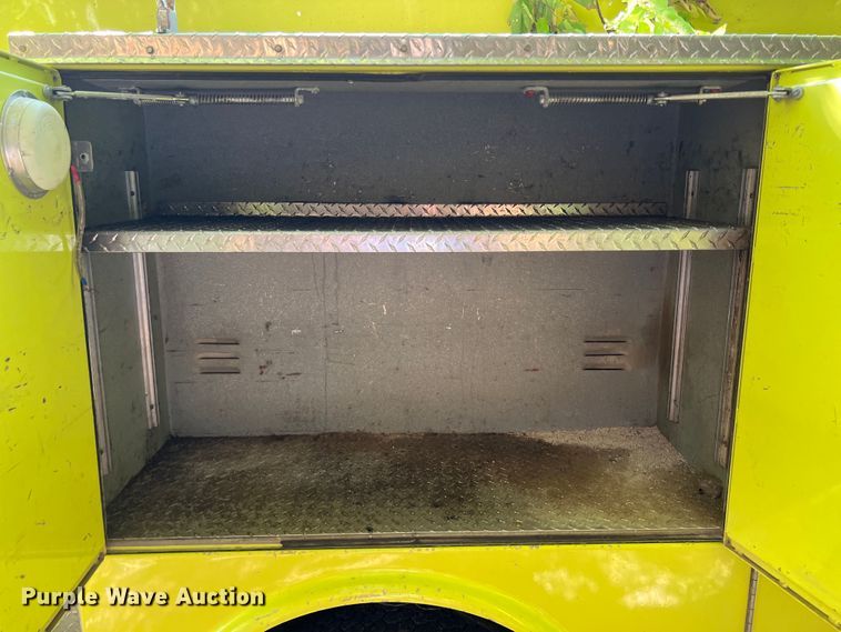 image for item IA9149 1989 Ford  F350 Super Duty  pumper fire truck