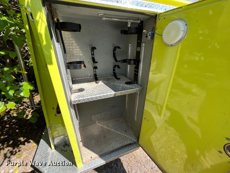 image for item IA9149 1989 Ford  F350 Super Duty  pumper fire truck