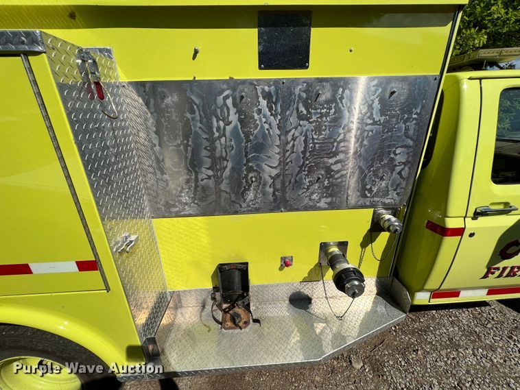 image for item IA9149 1989 Ford  F350 Super Duty  pumper fire truck