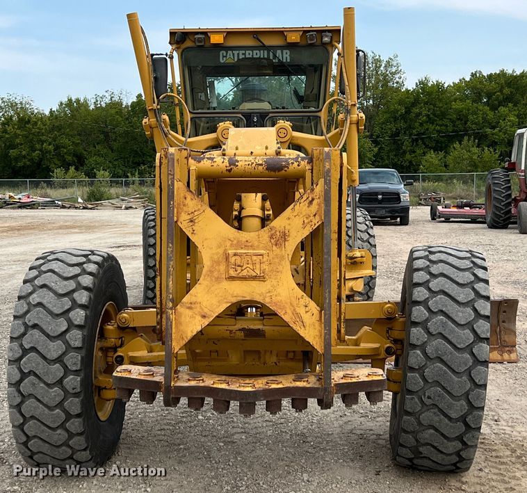 image for item IA9193 2004 Caterpillar 12H  motor grader