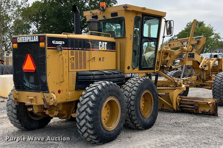 image for item IA9193 2004 Caterpillar 12H  motor grader