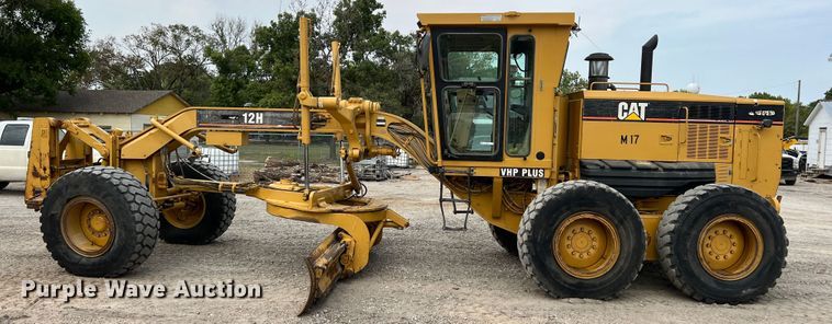 image for item IA9193 2004 Caterpillar 12H  motor grader