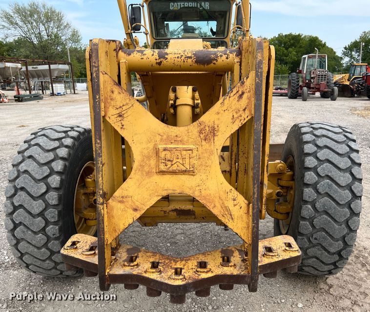 image for item IA9193 2004 Caterpillar 12H  motor grader