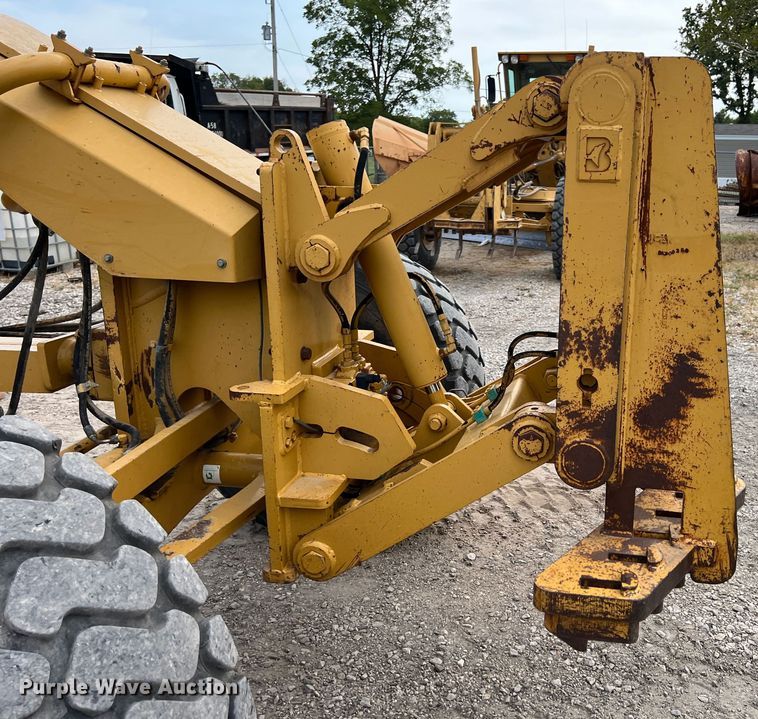 image for item IA9193 2004 Caterpillar 12H  motor grader