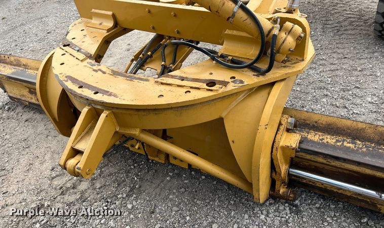 image for item IA9193 2004 Caterpillar 12H  motor grader