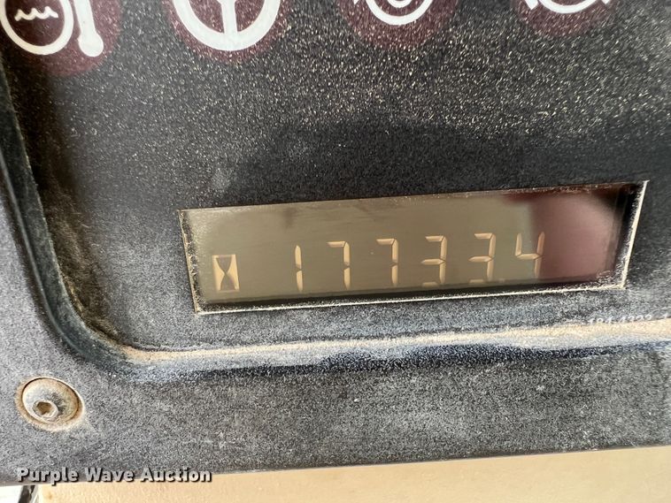 image for item IA9193 2004 Caterpillar 12H  motor grader