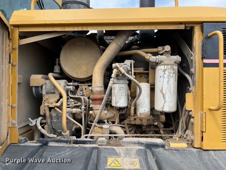 image for item IA9193 2004 Caterpillar 12H  motor grader