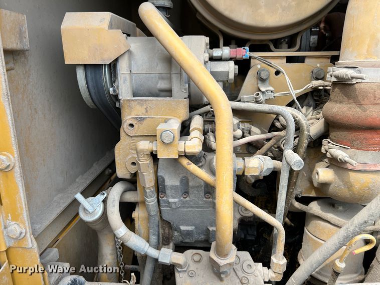 image for item IA9193 2004 Caterpillar 12H  motor grader