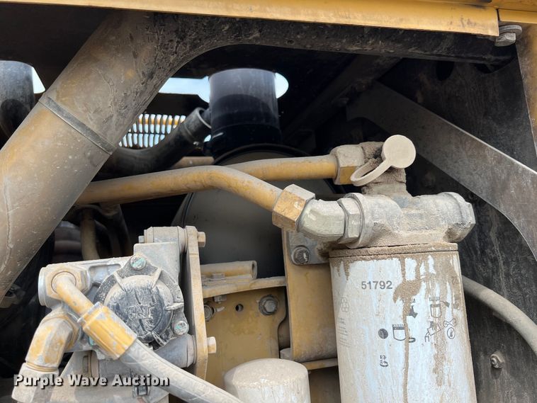 image for item IA9193 2004 Caterpillar 12H  motor grader