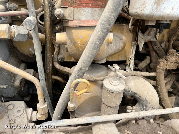 image for item IA9193 2004 Caterpillar 12H  motor grader