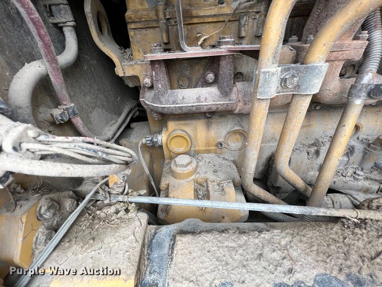 image for item IA9193 2004 Caterpillar 12H  motor grader