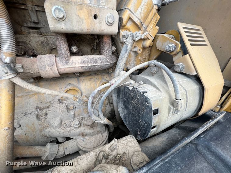 image for item IA9193 2004 Caterpillar 12H  motor grader