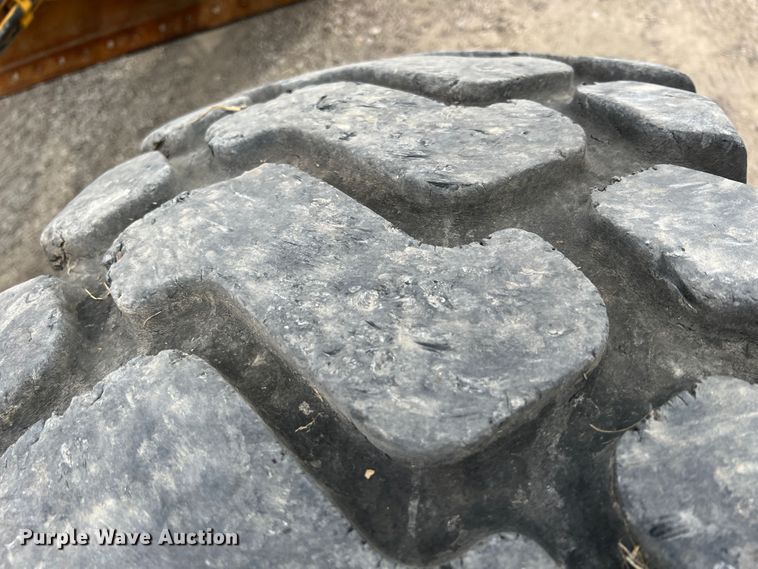 image for item IA9193 2004 Caterpillar 12H  motor grader