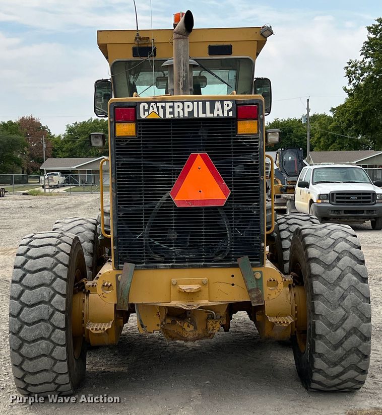 image for item IA9194 2004 Caterpillar 12H  motor grader