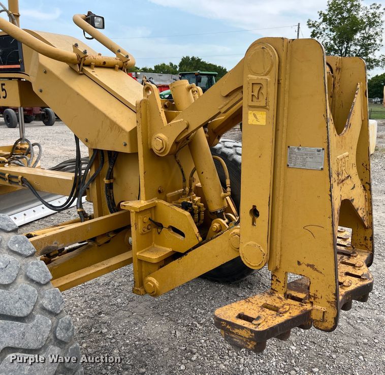 image for item IA9194 2004 Caterpillar 12H  motor grader