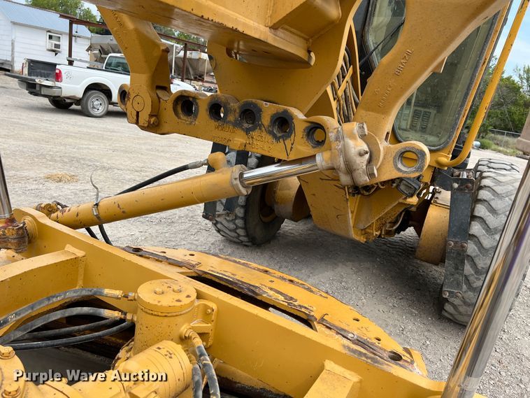 image for item IA9194 2004 Caterpillar 12H  motor grader