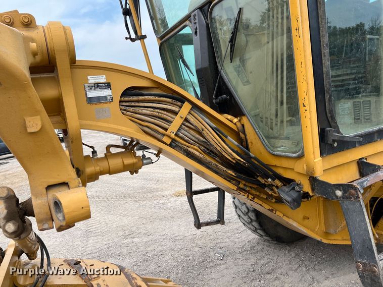 image for item IA9194 2004 Caterpillar 12H  motor grader
