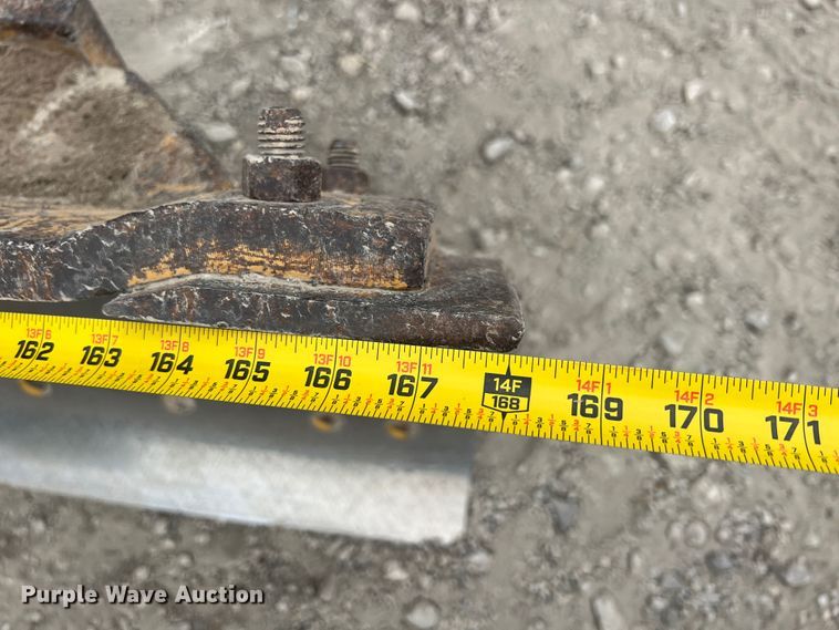 image for item IA9194 2004 Caterpillar 12H  motor grader