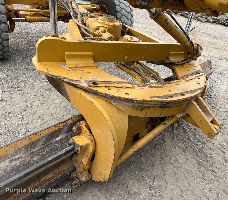 image for item IA9194 2004 Caterpillar 12H  motor grader