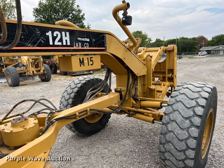 image for item IA9194 2004 Caterpillar 12H  motor grader