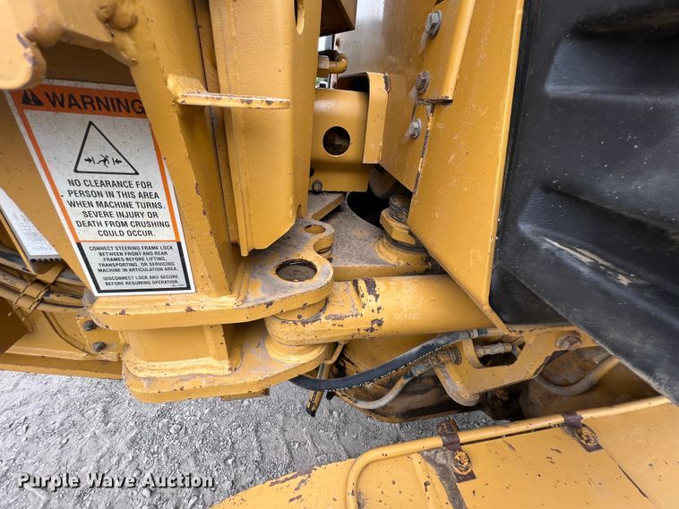 image for item IA9194 2004 Caterpillar 12H  motor grader