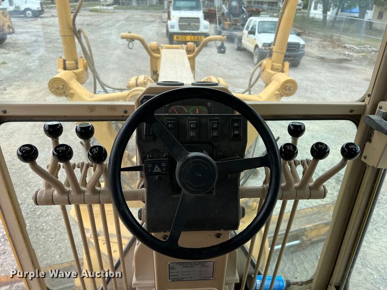 image for item IA9194 2004 Caterpillar 12H  motor grader