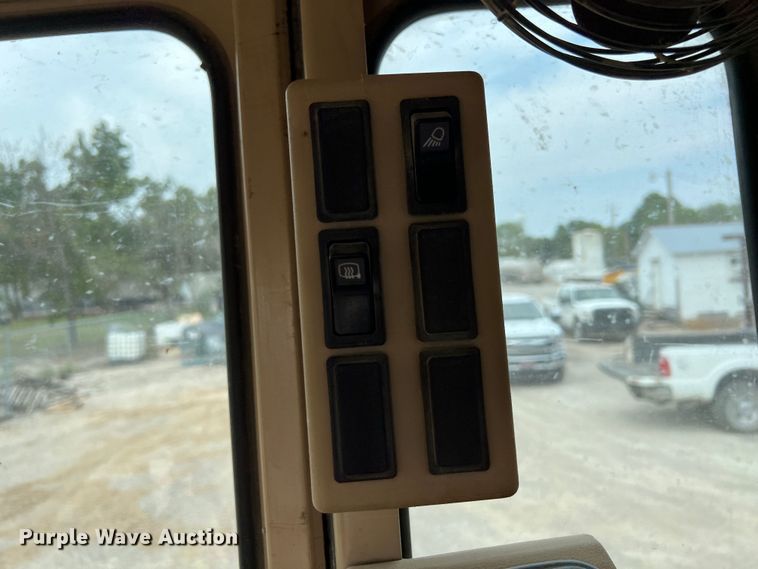 image for item IA9194 2004 Caterpillar 12H  motor grader