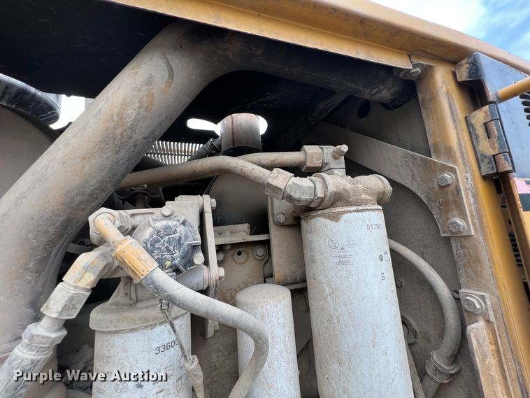 image for item IA9194 2004 Caterpillar 12H  motor grader