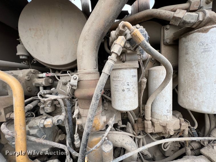 image for item IA9194 2004 Caterpillar 12H  motor grader