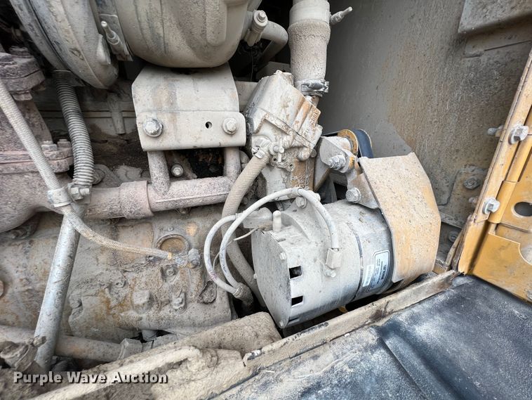 image for item IA9194 2004 Caterpillar 12H  motor grader