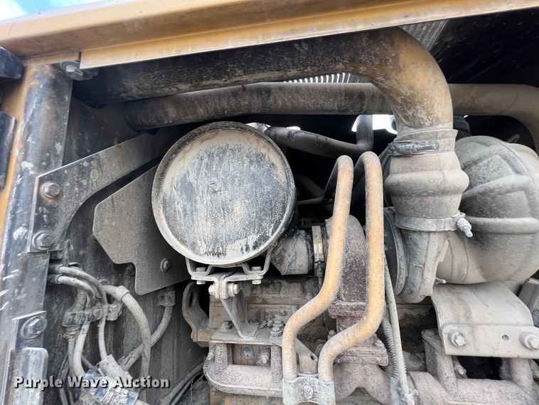 image for item IA9194 2004 Caterpillar 12H  motor grader