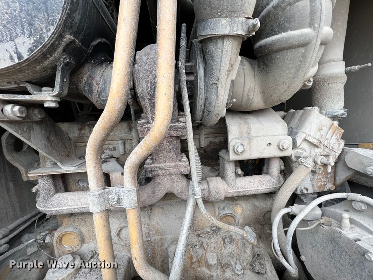 image for item IA9194 2004 Caterpillar 12H  motor grader