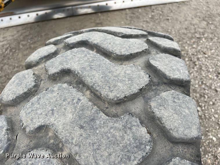 image for item IA9194 2004 Caterpillar 12H  motor grader