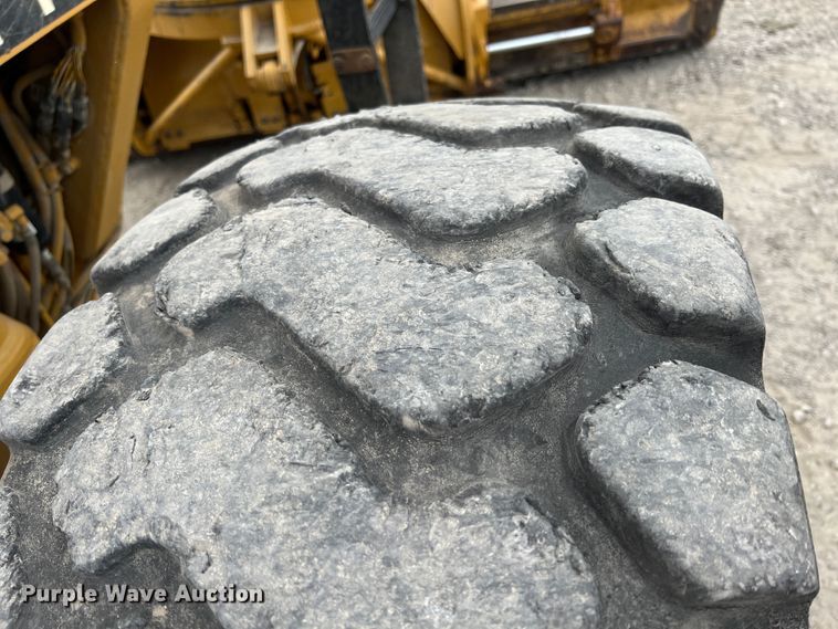 image for item IA9194 2004 Caterpillar 12H  motor grader