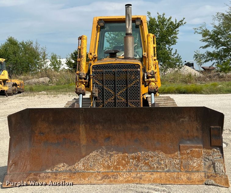 image for item IA9197 1990 John Deere 850B dozer