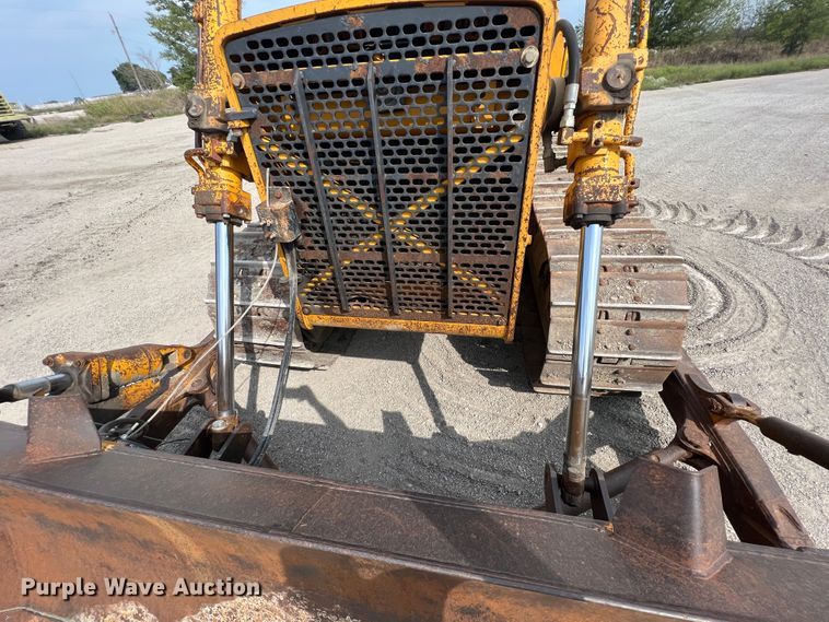 image for item IA9197 1990 John Deere 850B dozer