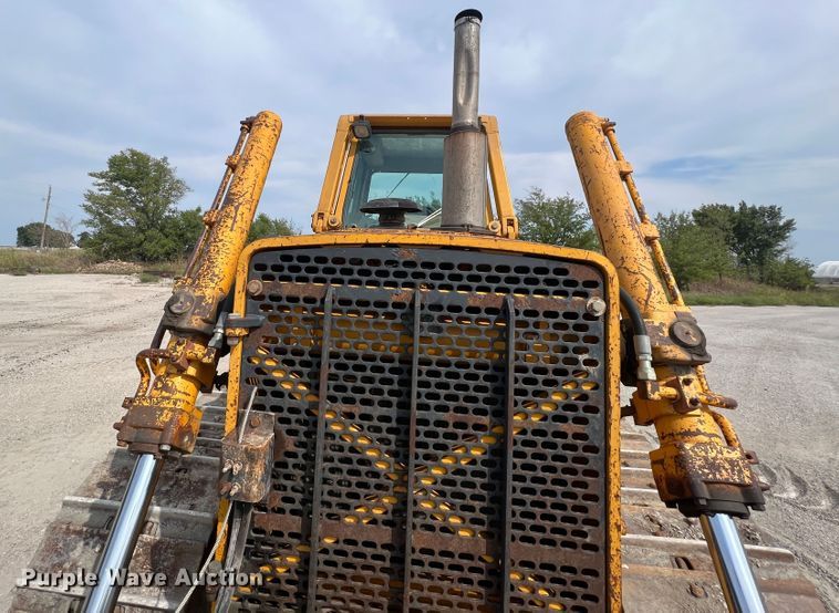 image for item IA9197 1990 John Deere 850B dozer