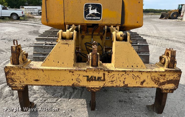 image for item IA9197 1990 John Deere 850B dozer