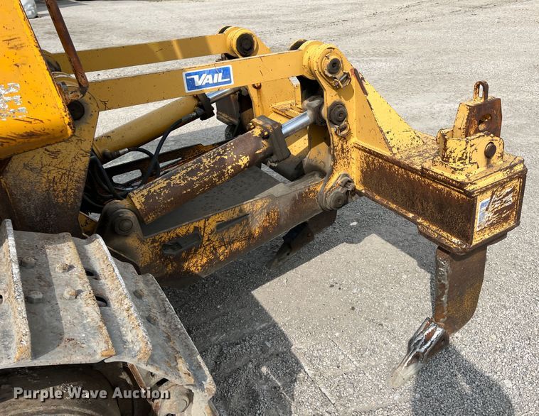 image for item IA9197 1990 John Deere 850B dozer