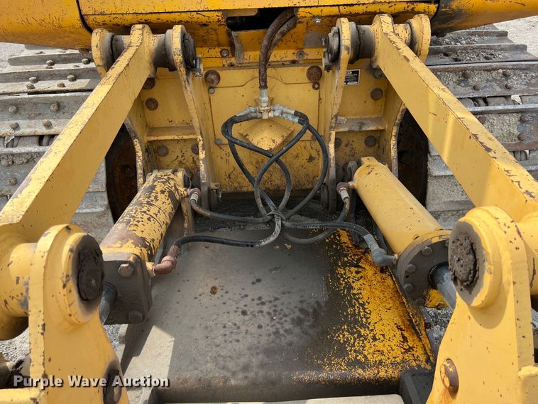 image for item IA9197 1990 John Deere 850B dozer