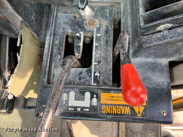 image for item IA9197 1990 John Deere 850B dozer