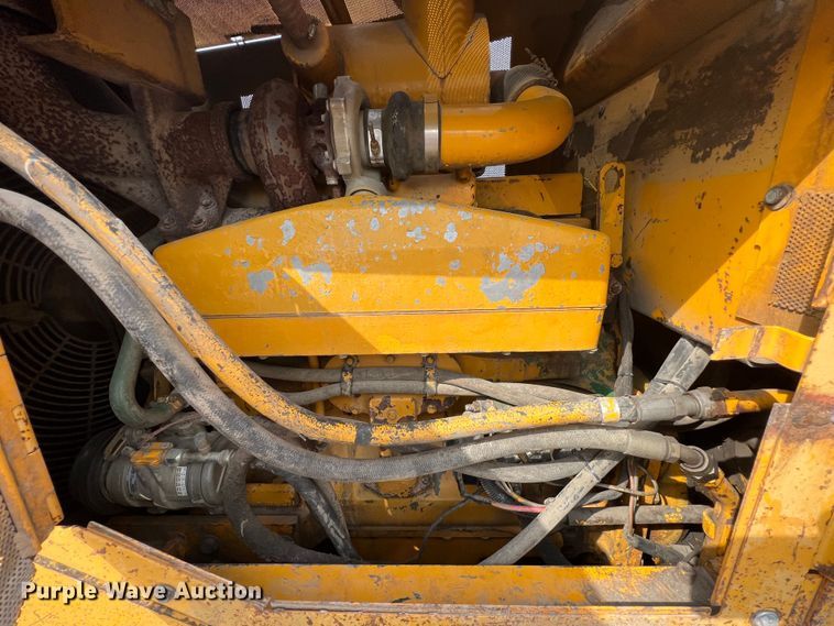 image for item IA9197 1990 John Deere 850B dozer