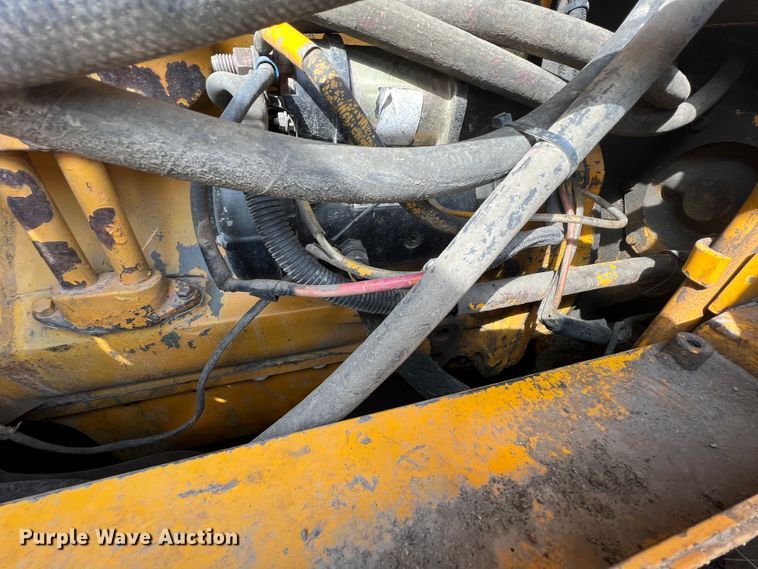 image for item IA9197 1990 John Deere 850B dozer